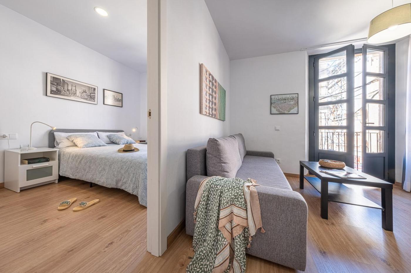 Tarragona Apartments Bagian luar foto