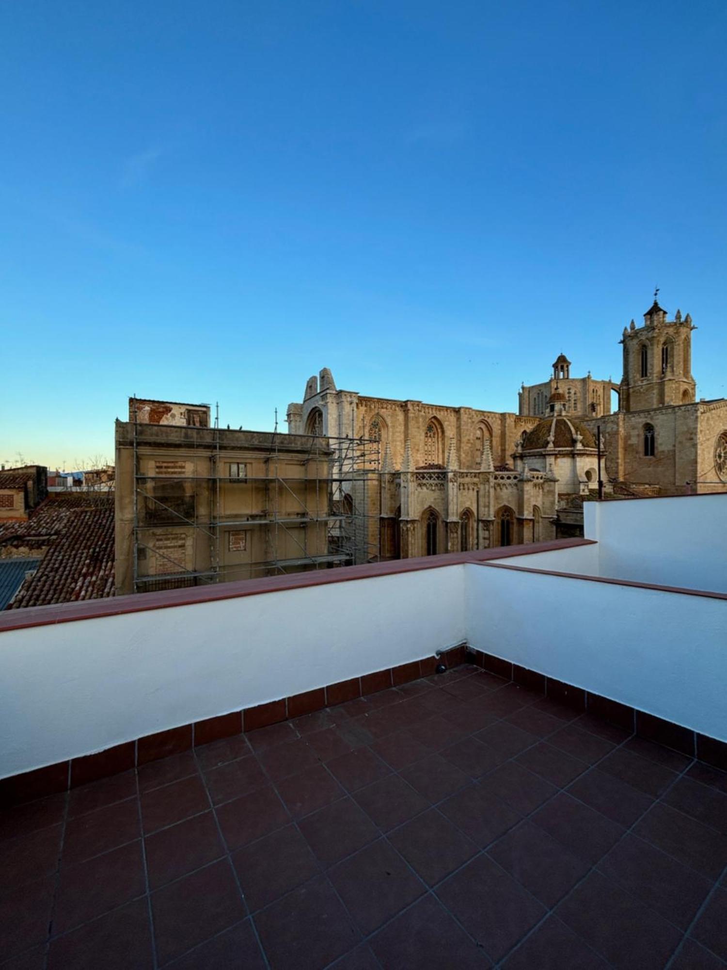 Tarragona Apartments Bagian luar foto