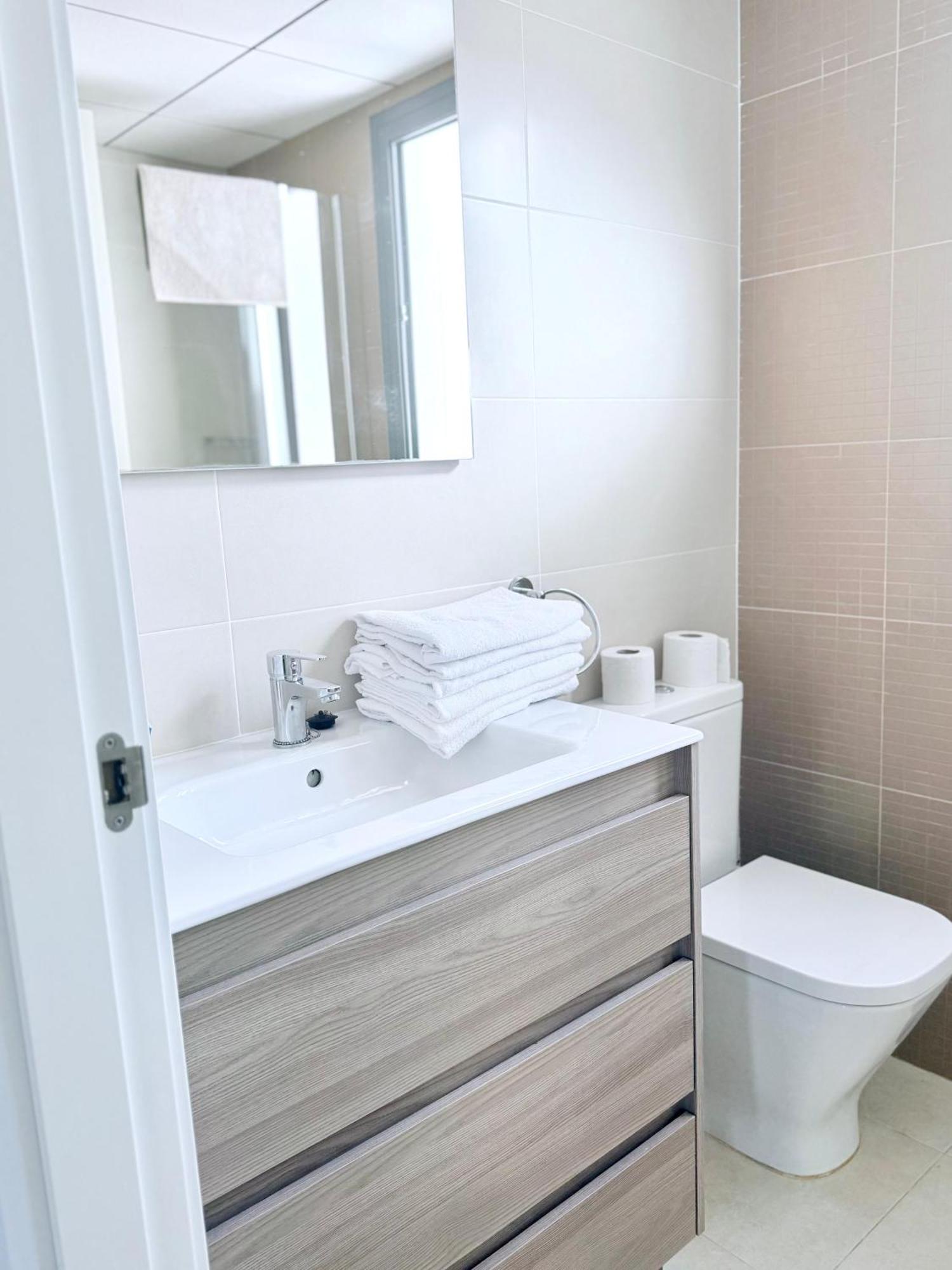 Tarragona Apartments Bagian luar foto